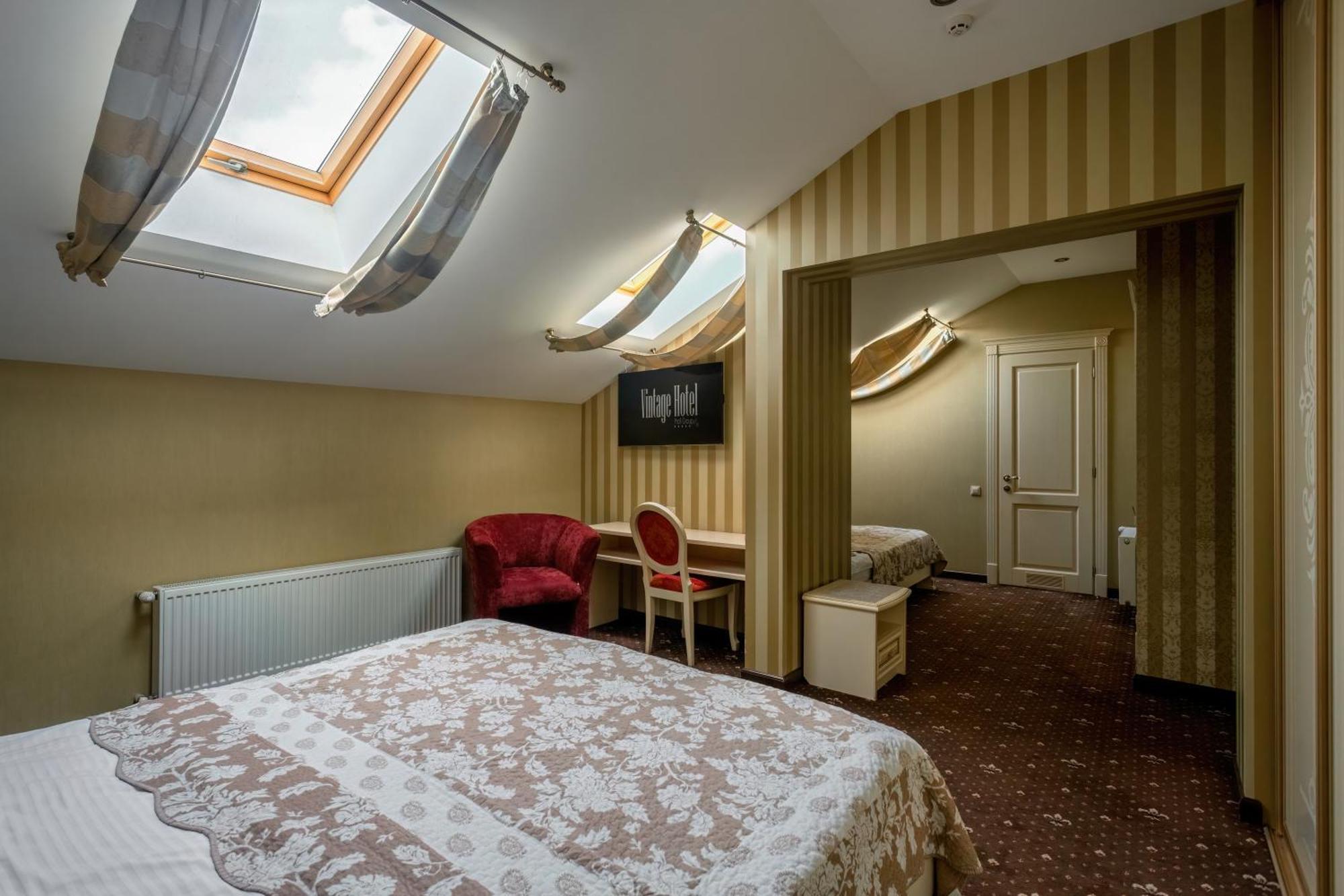 Vintage Art Hotel Odesa Exterior photo
