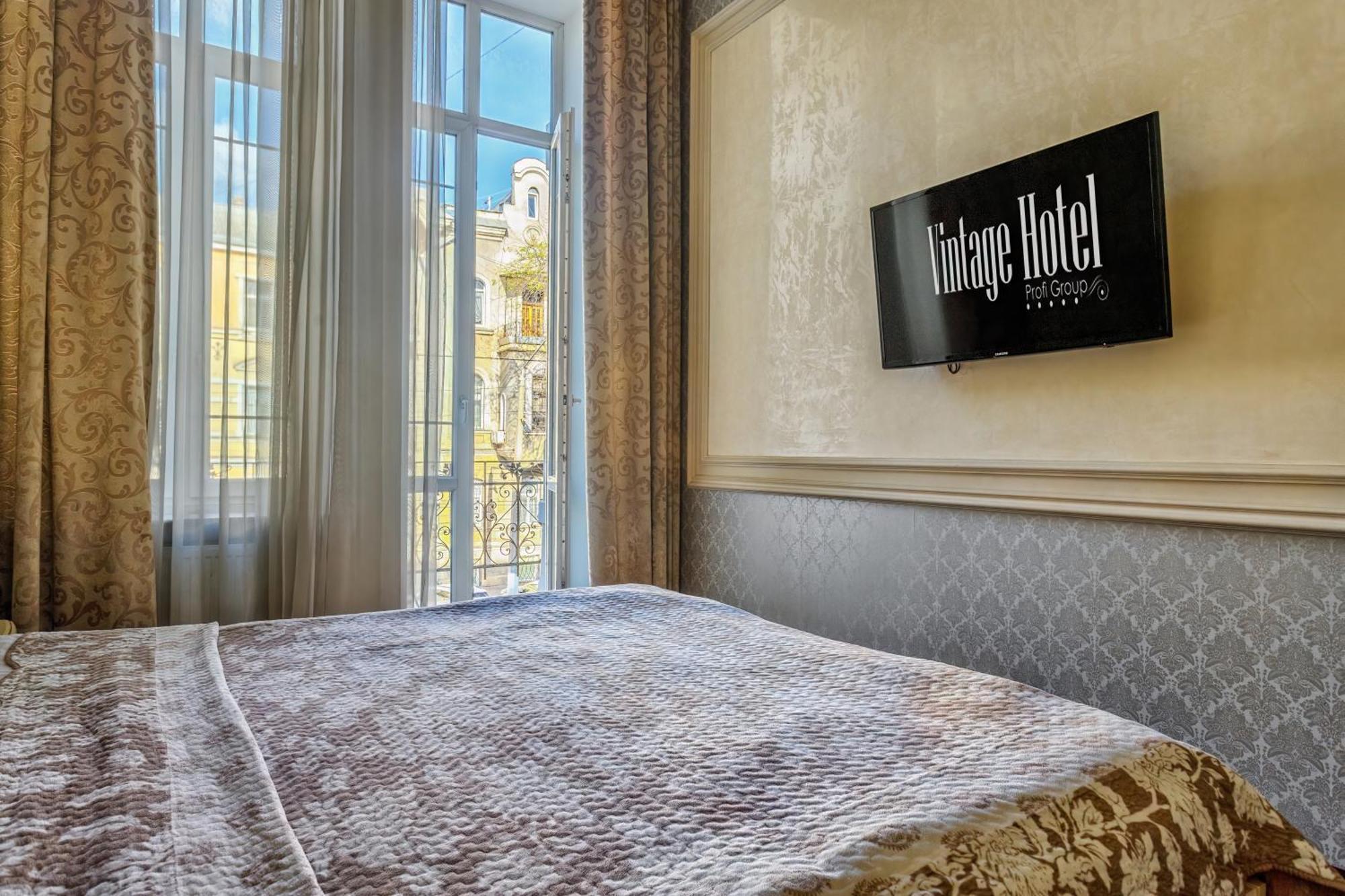 Vintage Art Hotel Odesa Exterior photo