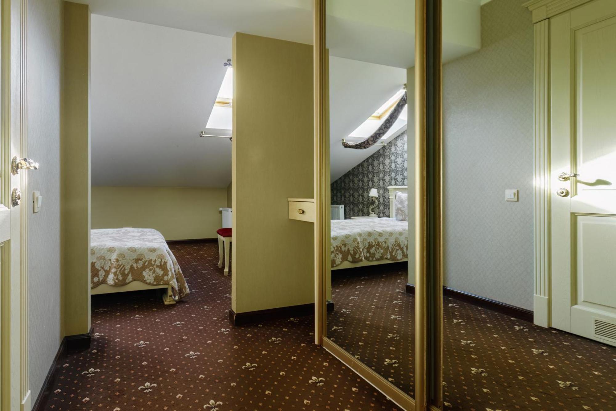 Vintage Art Hotel Odesa Exterior photo